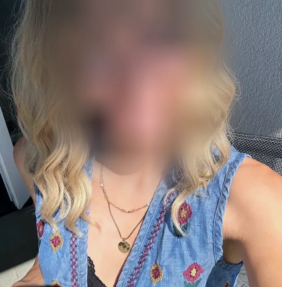Amina, 26