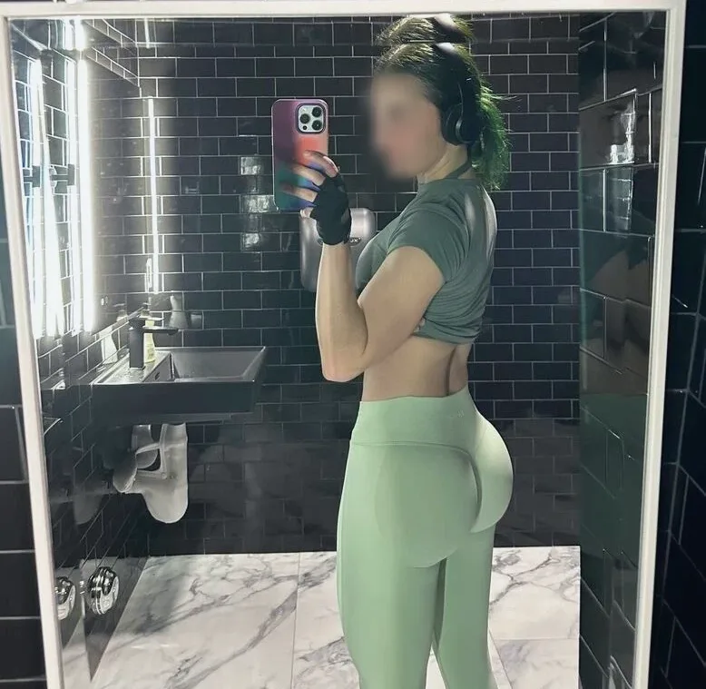 Amira, 24