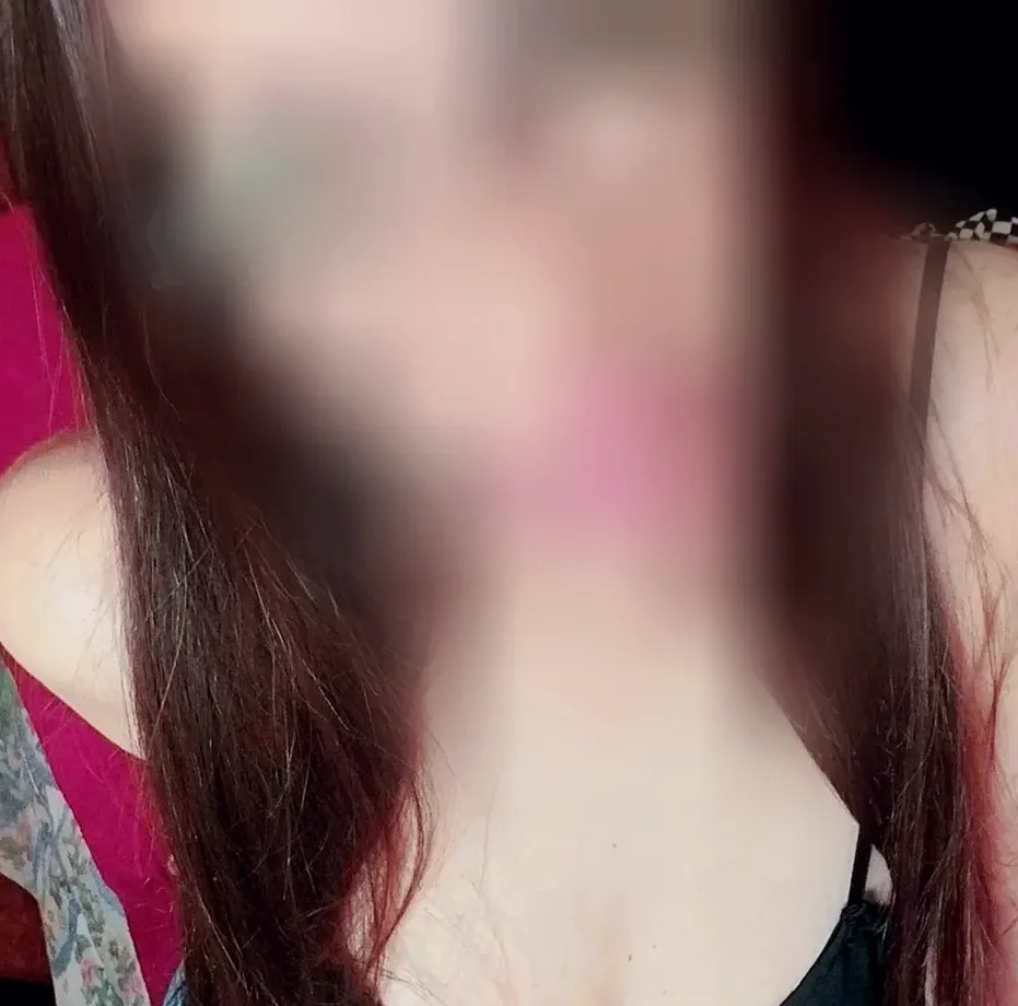 Helena, 37