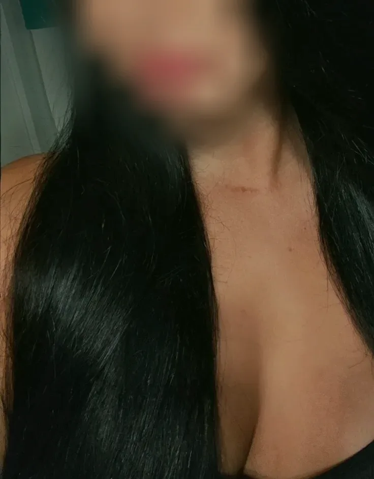 Nora, 29