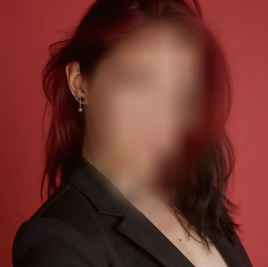 Sandra, 35