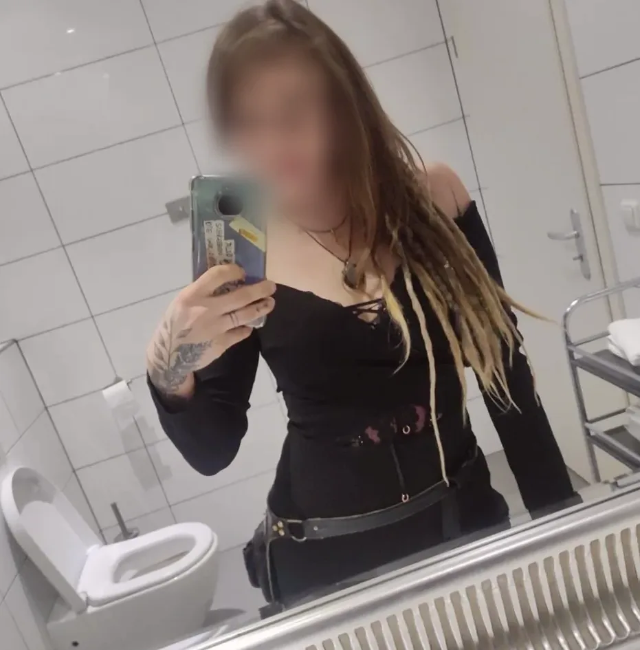 Therese, 30